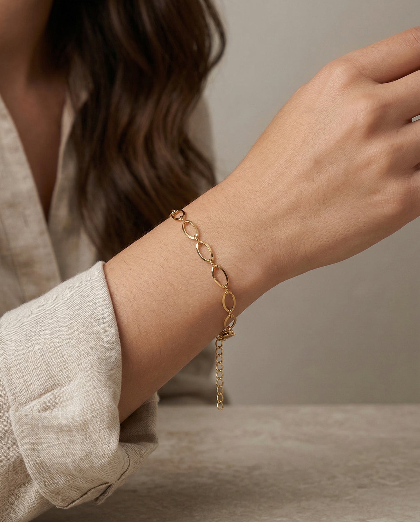 The Elara Elongated Chain Bracelet