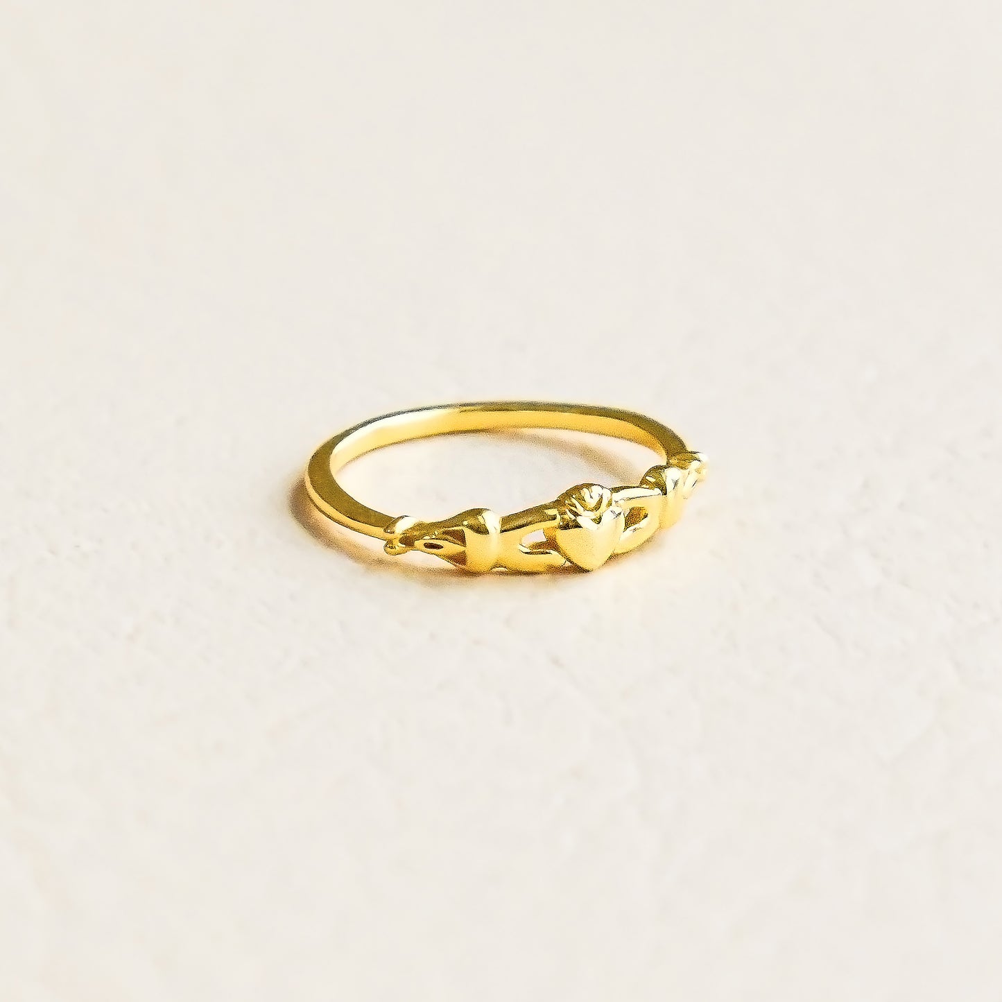 Ladies Claddagh Ring