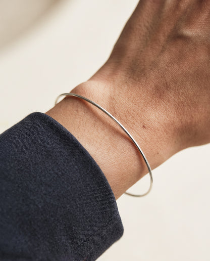 Dainty Stacking Wire Bangle