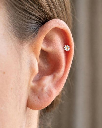 Daisy Internally Threaded Labret Stud