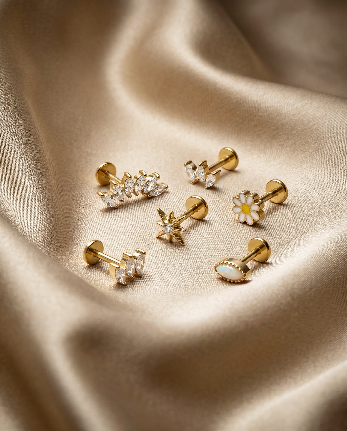 Dainty Crystal Starburst Threadless Labret