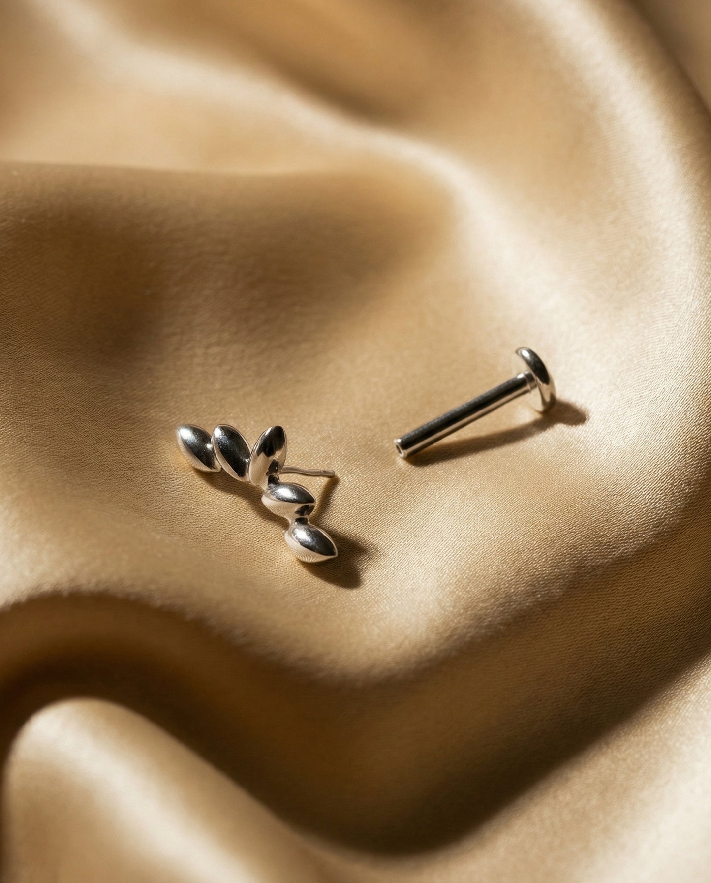 The Laurel Arbour Threadless Flat Back