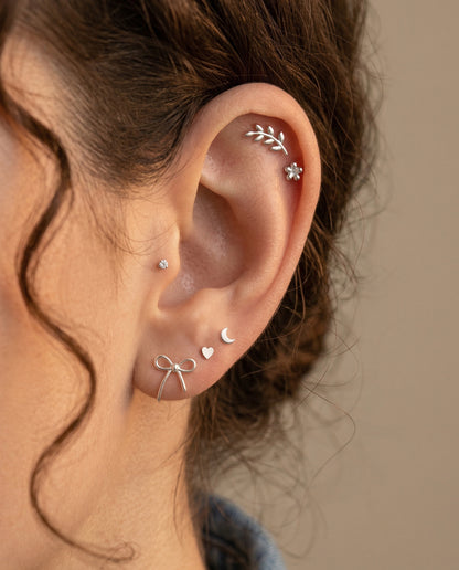 Tiny Star Flower Threadless Stud