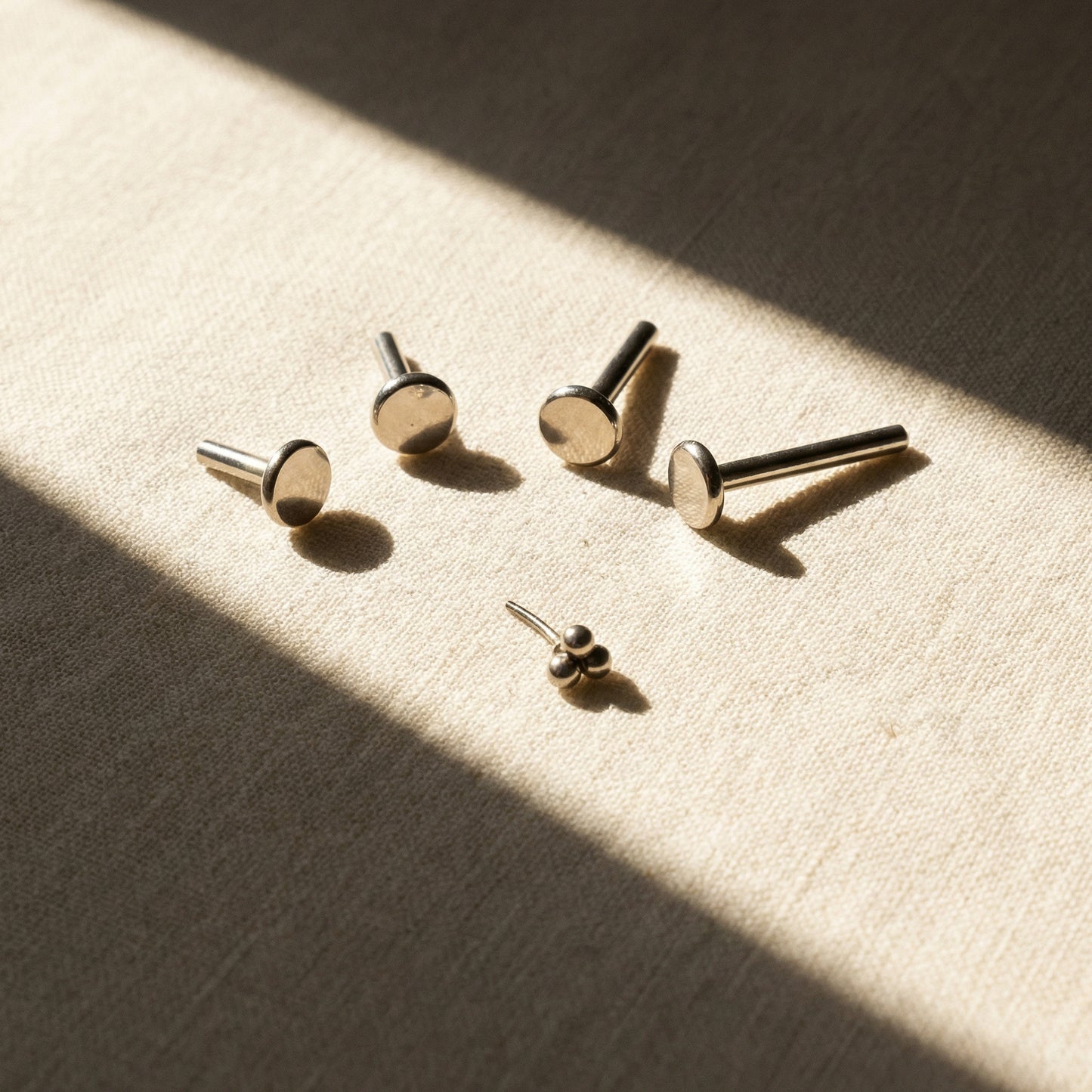 Tiny Tri-ball Threadless Flat Back