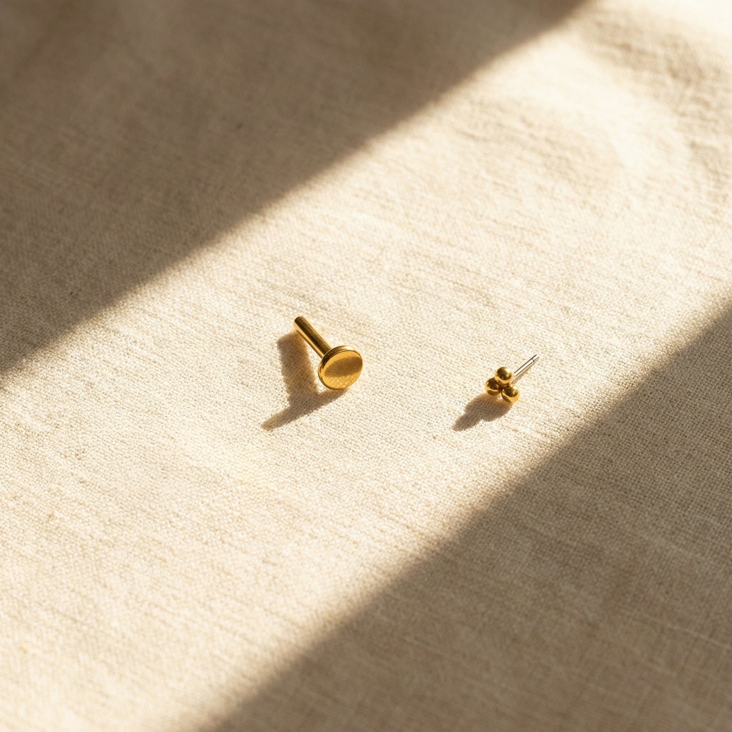 Tiny Tri-ball Threadless Flat Back