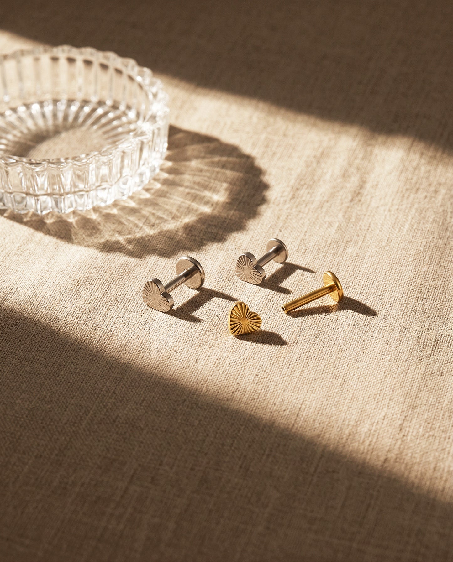 Textured Heart Threadless Flat Back