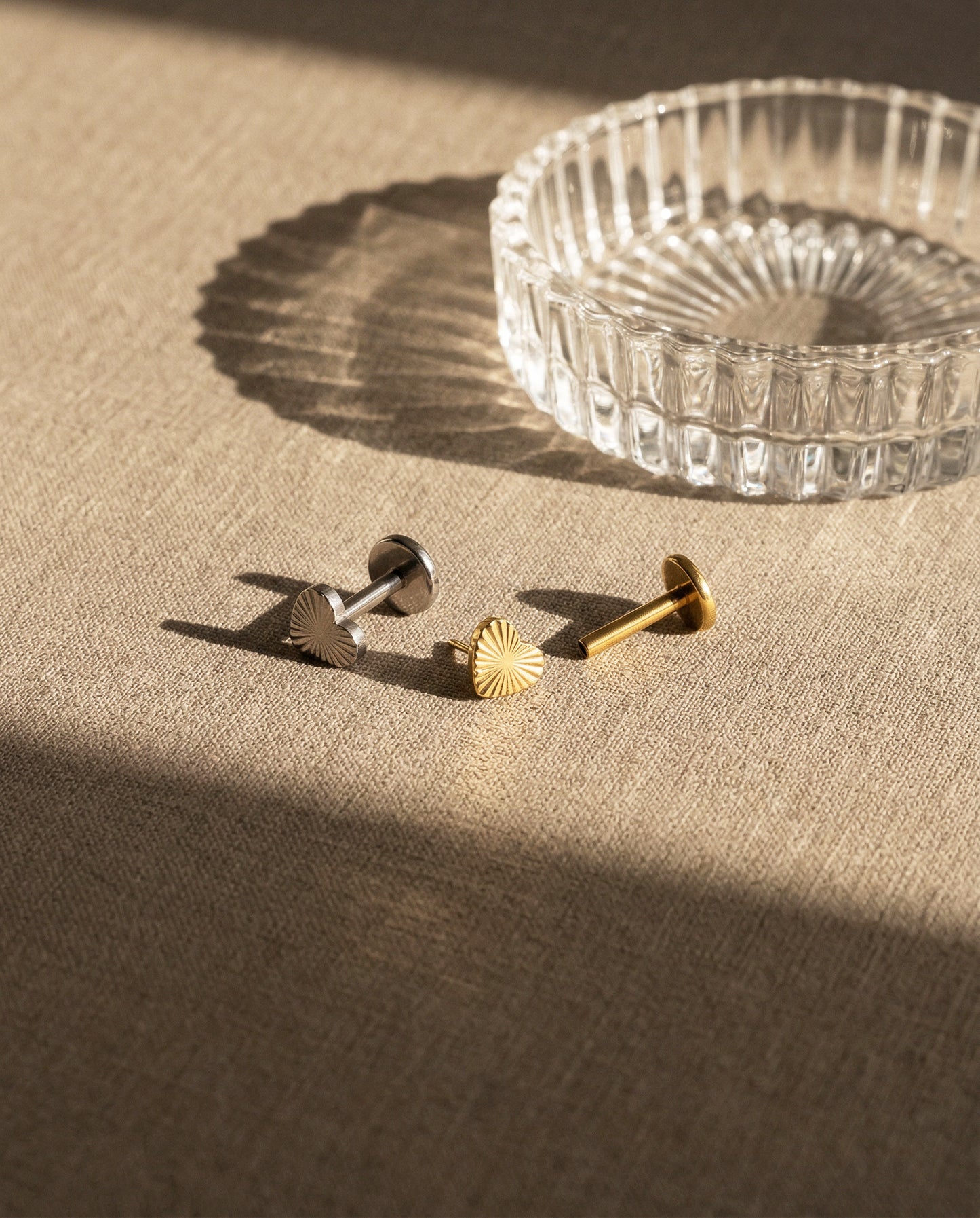 Textured Heart Threadless Flat Back