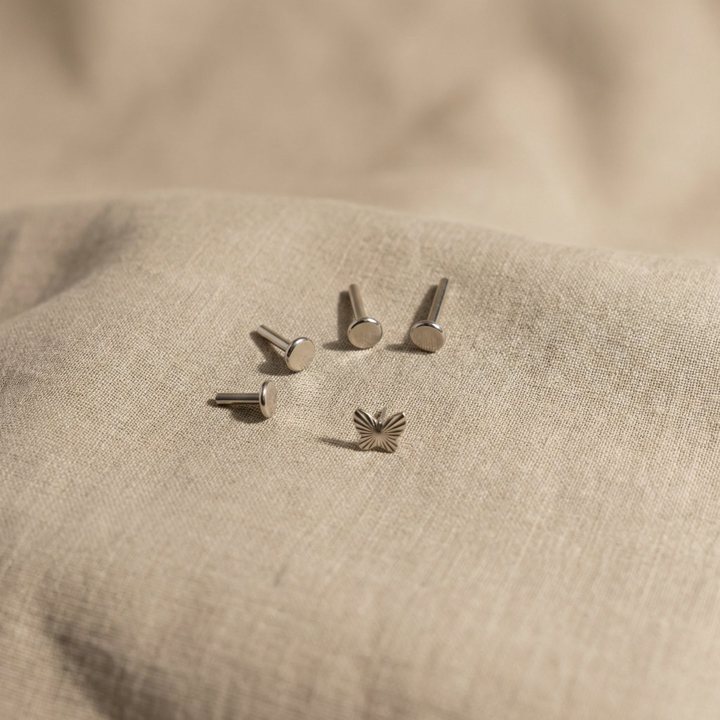Textured Butterfly Threadless Flat Back