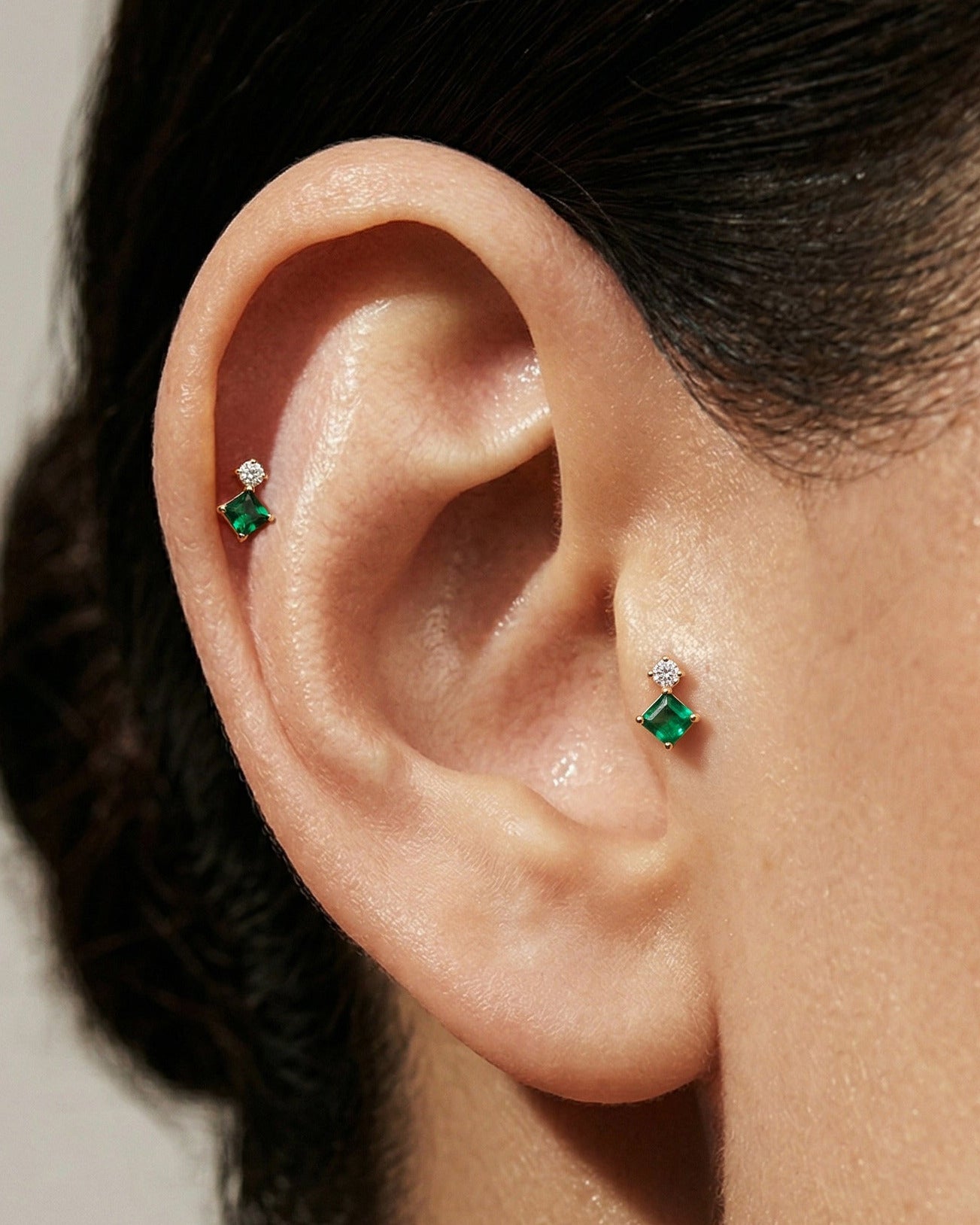 Apex Emerald Internally Threaded Stud